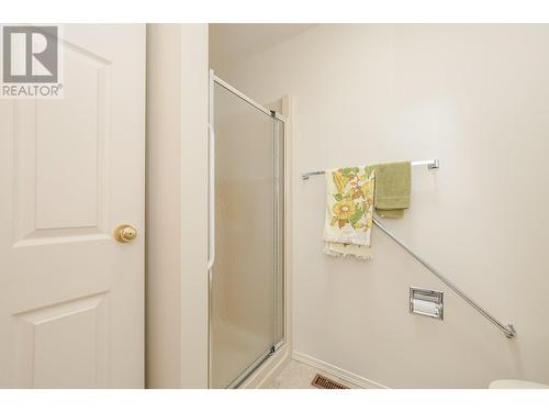 151 8 Avenue Sw Unit# 10, Salmon Arm, BC - Indoor Photo Showing Bathroom