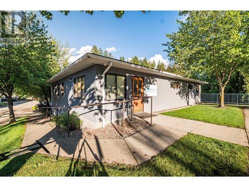 663 COLUMBIA Avenue  Castlegar, BC V1N 1H1