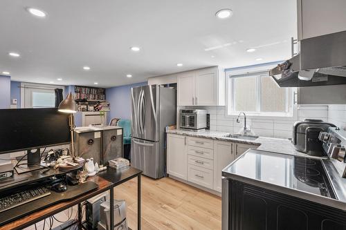 Kitchen - 12508  - 12512 26E Avenue (R.-D.-P.), Montréal (Rivière-Des-Prairies/Pointe-Aux-Trembles), QC - Indoor Photo Showing Kitchen With Upgraded Kitchen
