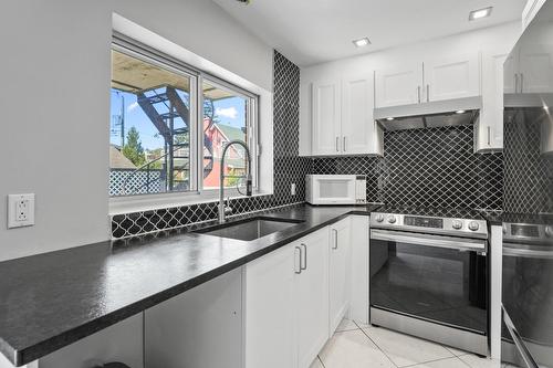 Kitchen - 12508  - 12512 26E Avenue (R.-D.-P.), Montréal (Rivière-Des-Prairies/Pointe-Aux-Trembles), QC - Indoor Photo Showing Kitchen