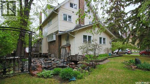 2301 15Th Avenue, Regina, SK - Outdoor