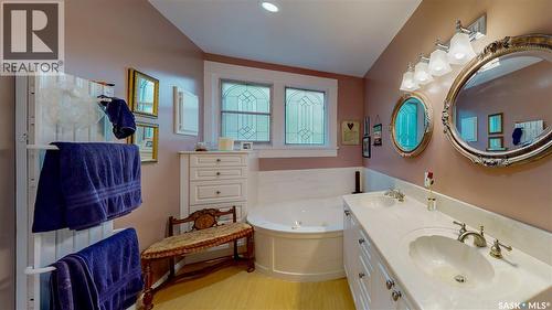2301 15Th Avenue, Regina, SK - Indoor Photo Showing Bathroom