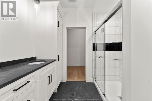 247 Brock Street Unit# 401, Amherstburg, ON - Indoor Photo Showing Bathroom