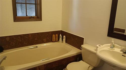 127 Second Avenue E, Benito, MB - Indoor Photo Showing Bathroom