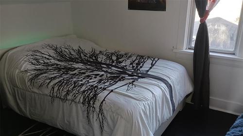 127 Second Avenue E, Benito, MB - Indoor Photo Showing Bedroom