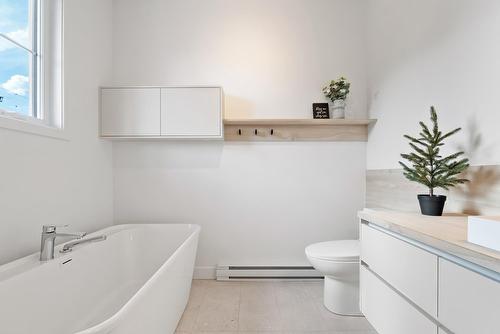 Salle de bains - Rue Des Érables, Val-Alain, QC - Indoor Photo Showing Bathroom