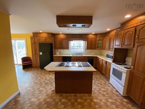 13 Parade Street, Yarmouth, NS 