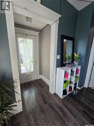 118 9Th Street, Weyburn, SK - Indoor Photo Showing Other Room