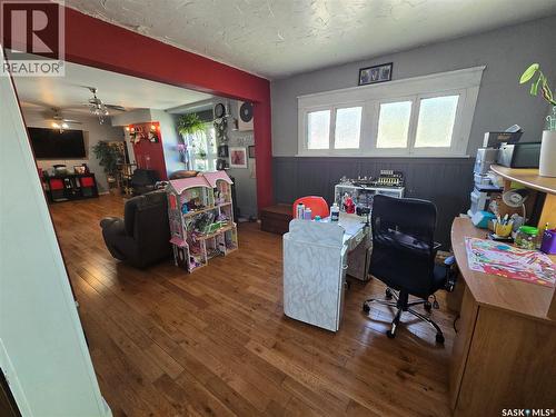 118 9Th Street, Weyburn, SK - Indoor