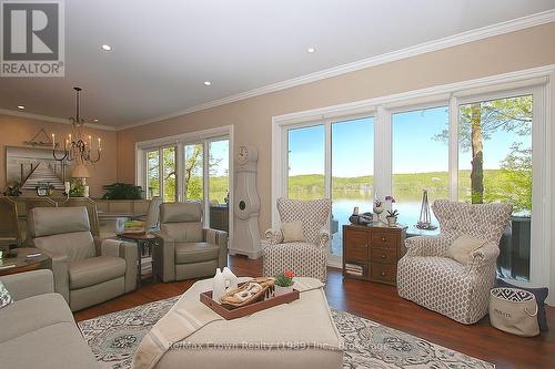 7313 Highway 534 Highway, Parry Sound Remote Area (Restoule), ON - Indoor Photo Showing Living Room