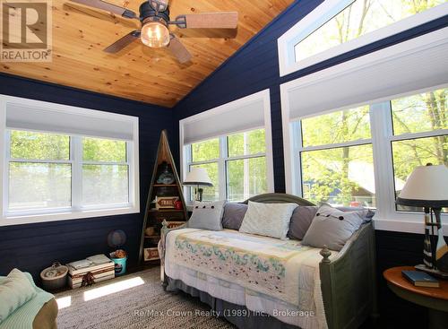 7313 Highway 534 Highway, Parry Sound Remote Area (Restoule), ON - Indoor Photo Showing Bedroom