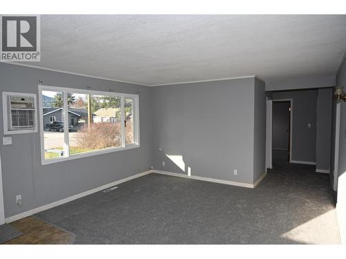 Livingroom. - 2560 Colony Street, Armstrong, BC - Indoor Photo Showing Other Room