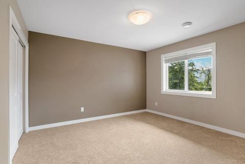 220 West Bench Drive, Penticton, BC - Indoor Photo Showing Other Room