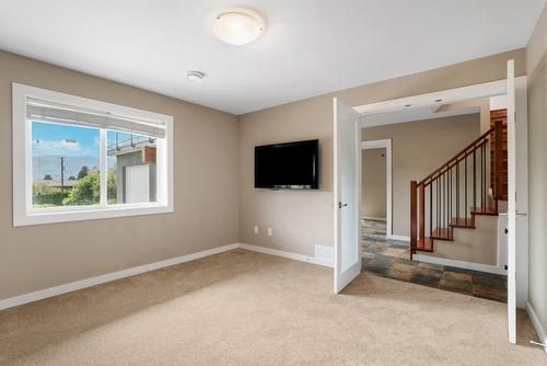 220 West Bench Drive, Penticton, BC - Indoor Photo Showing Other Room