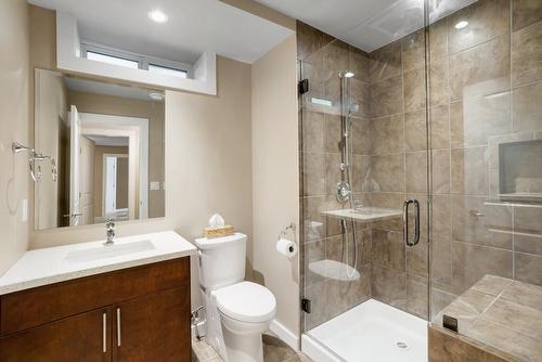 220 West Bench Drive, Penticton, BC - Indoor Photo Showing Bathroom