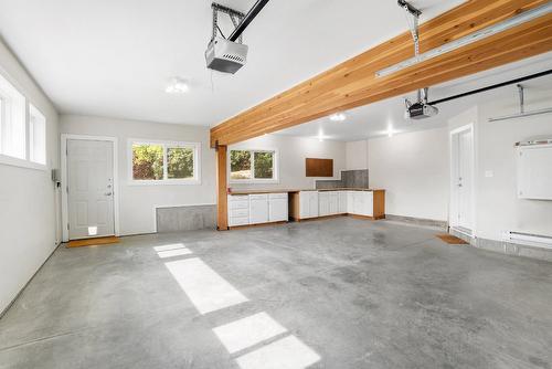 220 West Bench Drive, Penticton, BC - Indoor Photo Showing Garage
