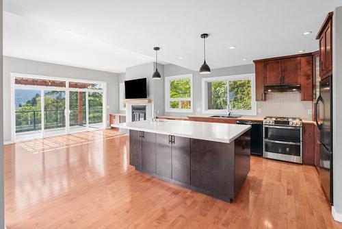220 West Bench Drive, Penticton, BC - Indoor Photo Showing Kitchen With Upgraded Kitchen