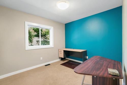 220 West Bench Drive, Penticton, BC - Indoor