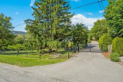 220 West Bench Drive, Penticton, BC - Outdoor