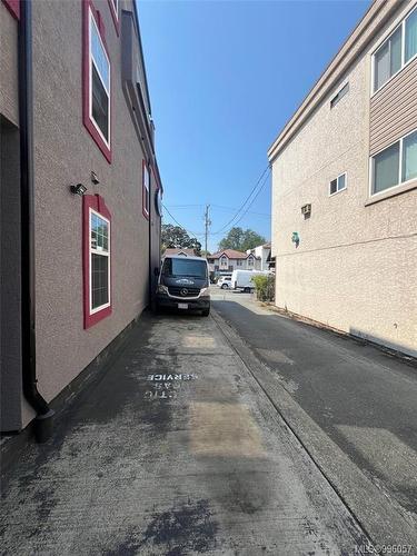 3185 Quadra St, Victoria, BC 