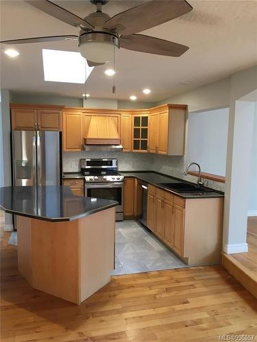 3185 Quadra St, Victoria, BC 