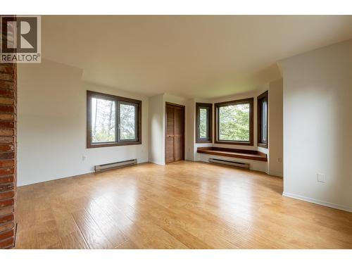 1615 Campbell Road, Golden, BC - Indoor Photo Showing Other Room