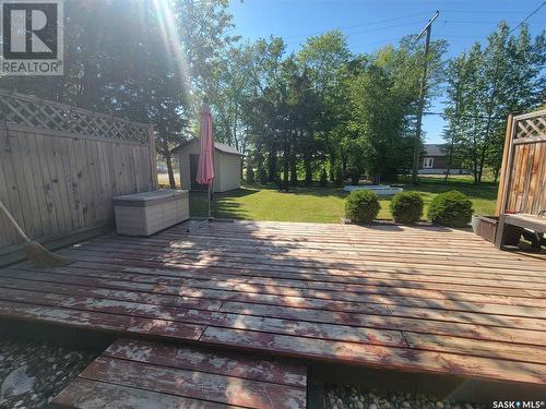 16 4Th Avenue E, Neilburg, SK - Outdoor With Deck Patio Veranda
