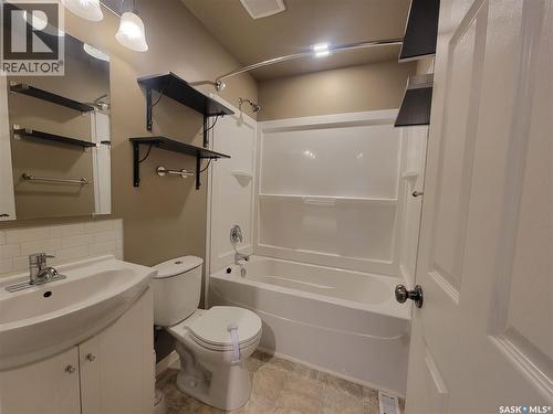 16 4Th Avenue E, Neilburg, SK - Indoor Photo Showing Bathroom