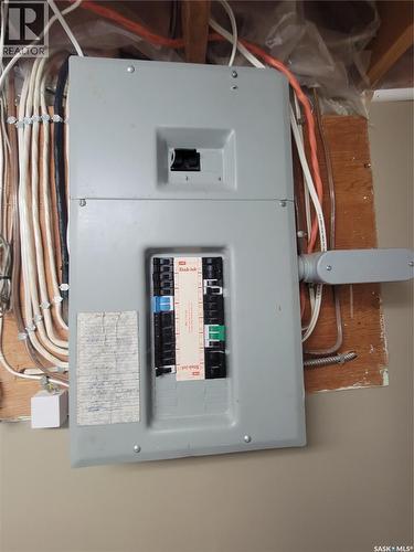 16 4Th Avenue E, Neilburg, SK - Indoor Photo Showing Basement