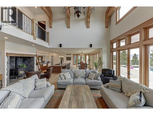 5474 Deadpine Drive, Kelowna, BC - Indoor Photo Showing Living Room