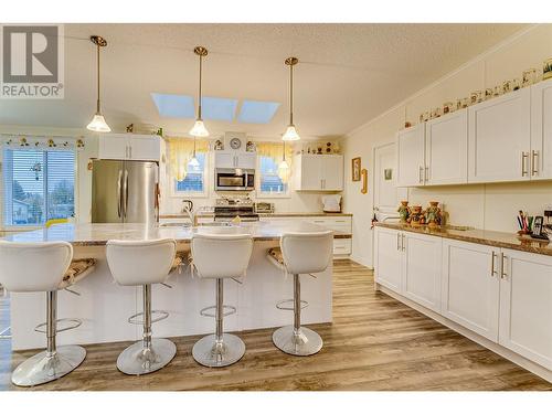 sit up island - 1600 43 Avenue Unit# 25, Vernon, BC 