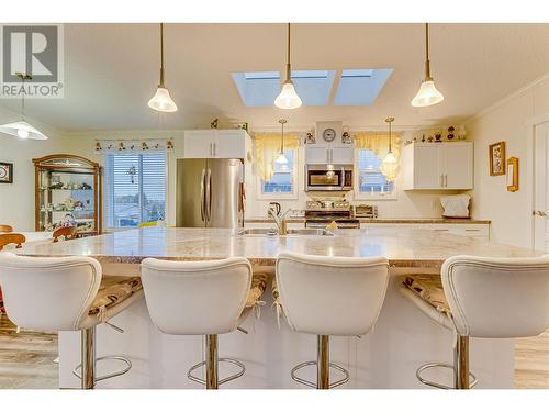 Large sit up island - 1600 43 Avenue Unit# 25, Vernon, BC 