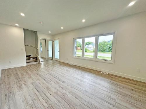 77 Brompton Road, Red Rock, ON - Indoor Photo Showing Other Room