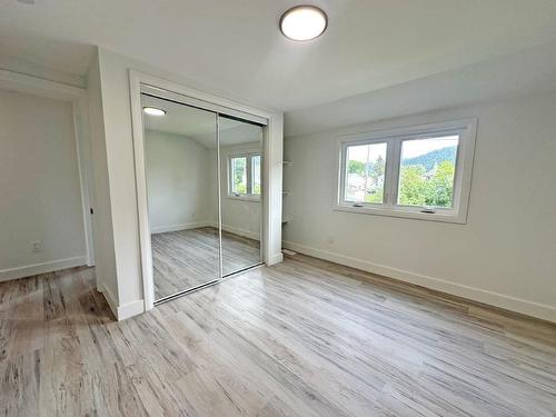 77 Brompton Road, Red Rock, ON - Indoor Photo Showing Other Room