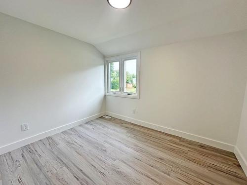 77 Brompton Road, Red Rock, ON - Indoor Photo Showing Other Room