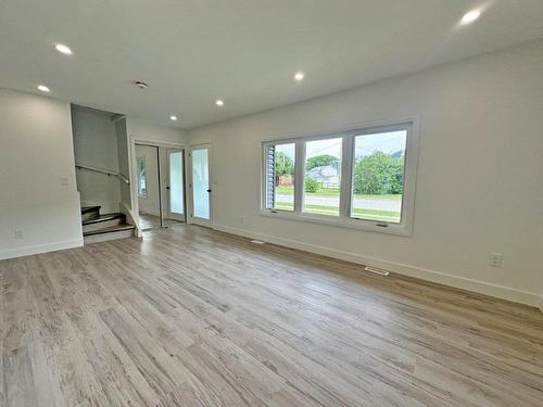 77 Brompton Road, Red Rock, ON - Indoor Photo Showing Other Room