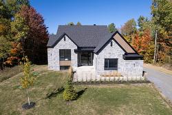 320 Rue du Bassin  Saint-Jérôme, QC J7Y 5K5