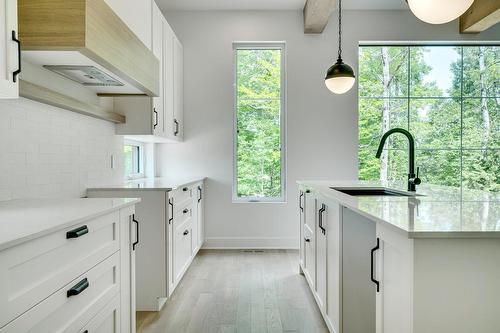Cuisine - 320 Rue Du Bassin, Saint-Jérôme, QC - Indoor Photo Showing Kitchen With Upgraded Kitchen