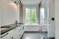 Ensuite bathroom - 