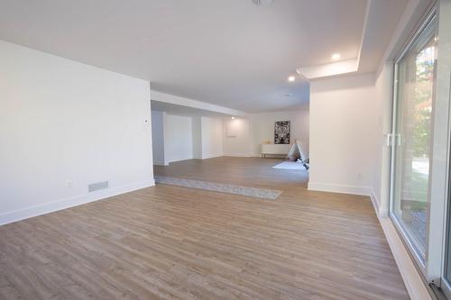 Sous-sol - 320 Rue Du Bassin, Saint-Jérôme, QC - Indoor Photo Showing Other Room