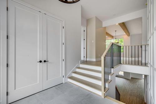 Hall d'entrée/Vestibule - 320 Rue Du Bassin, Saint-Jérôme, QC - Indoor Photo Showing Other Room