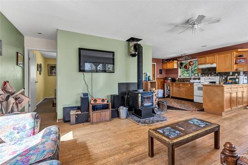 2556 Princeton Summerland Road, Princeton, BC - Indoor
