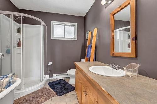 2556 Princeton Summerland Road, Princeton, BC - Indoor Photo Showing Bathroom