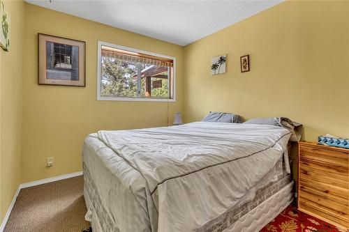 2556 Princeton Summerland Road, Princeton, BC - Indoor Photo Showing Bedroom