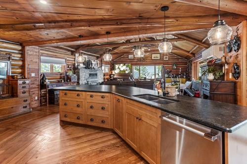 11899 3A Highway, Destiny Bay, BC - Indoor Photo Showing Kitchen With Double Sink
