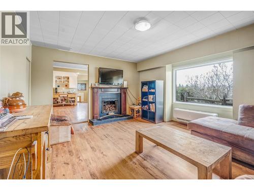 5214 Monro Avenue, Summerland, BC - Indoor Photo Showing Living Room With Fireplace