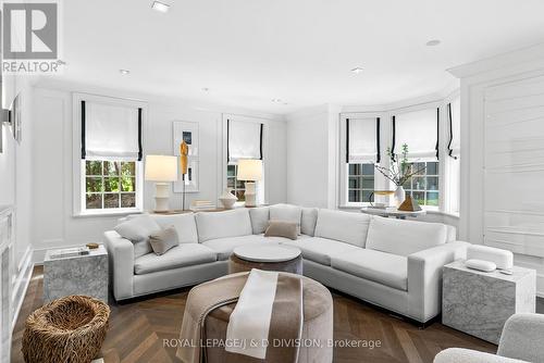 148 Forest Hill Road, Toronto, ON - Indoor Photo Showing Living Room