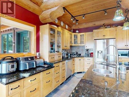 6-10289 Finn Bay Rd, Powell River, BC - Indoor Photo Showing Kitchen With Double Sink