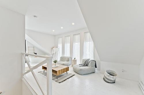 Mezzanine - 145 Ch. Hivernon, Sutton, QC - Indoor Photo Showing Other Room