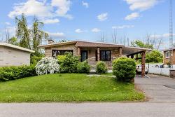 3840 Rue de Cambrai  Laval (Saint-François), QC H7B 1C3